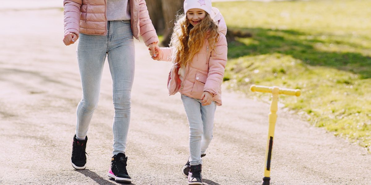 Families benefit from Dubai Hills Estate's abundant green parks and community facilities, enhancing their quality of life.